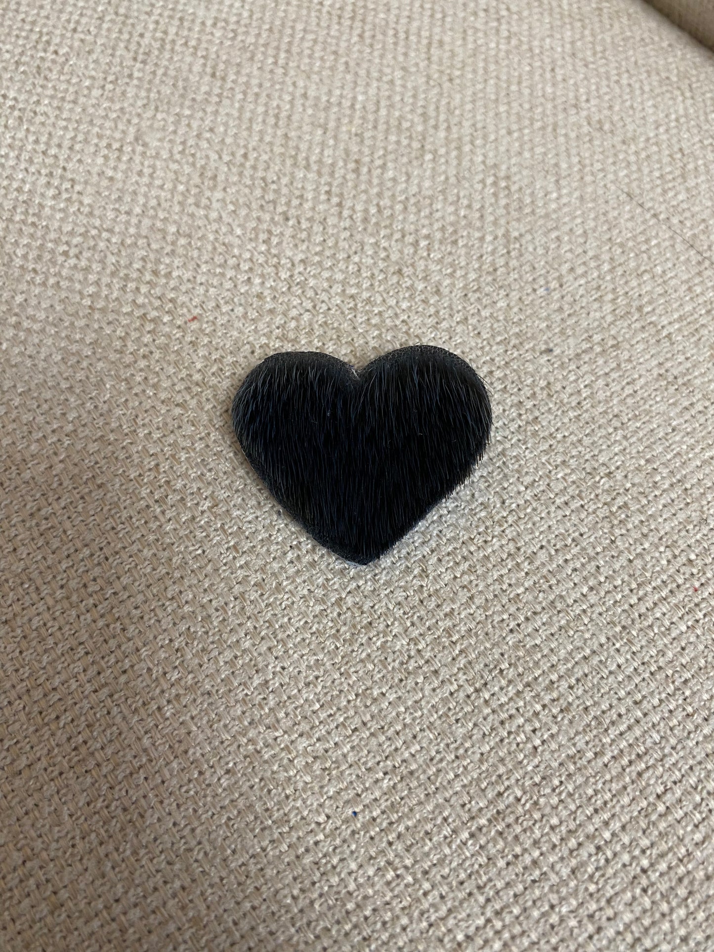 Sealskin Heart Pin, green (no trim)